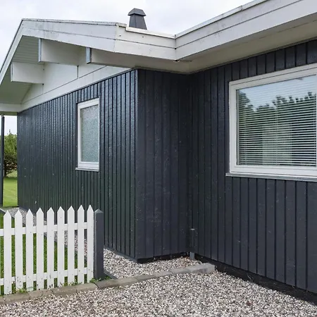 Casa de Férias Cozy With Sea View Ideal Getaway Near Ebeltoft